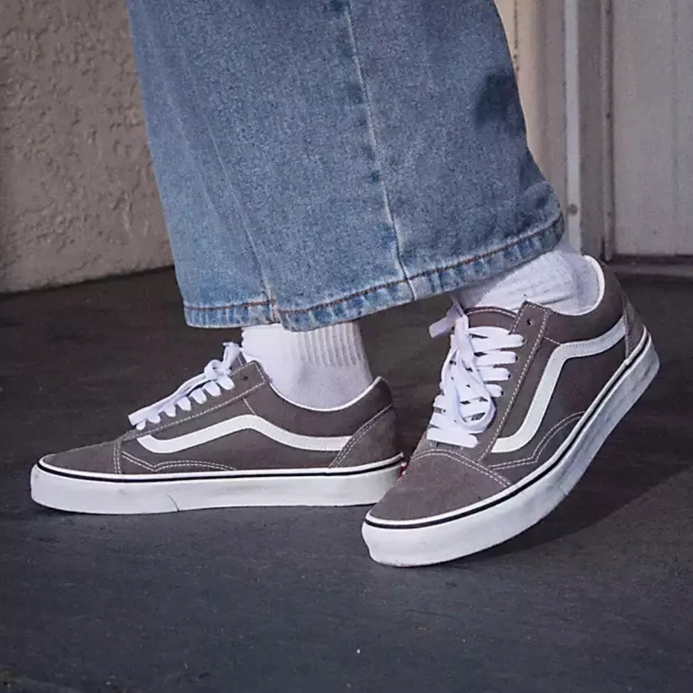 Vans Men’s Old Skool
Color Theory Bungee Cord
VN0005UF9JC
Sneakers - Picture 3 of 16